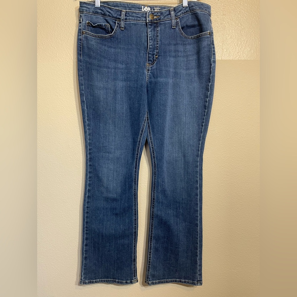 Lee Women's bootcut midrise regular Blue Jeans 16
